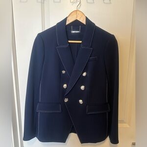 NWT $178 Tahari navy size 4 women’s blazer with silver buttons.